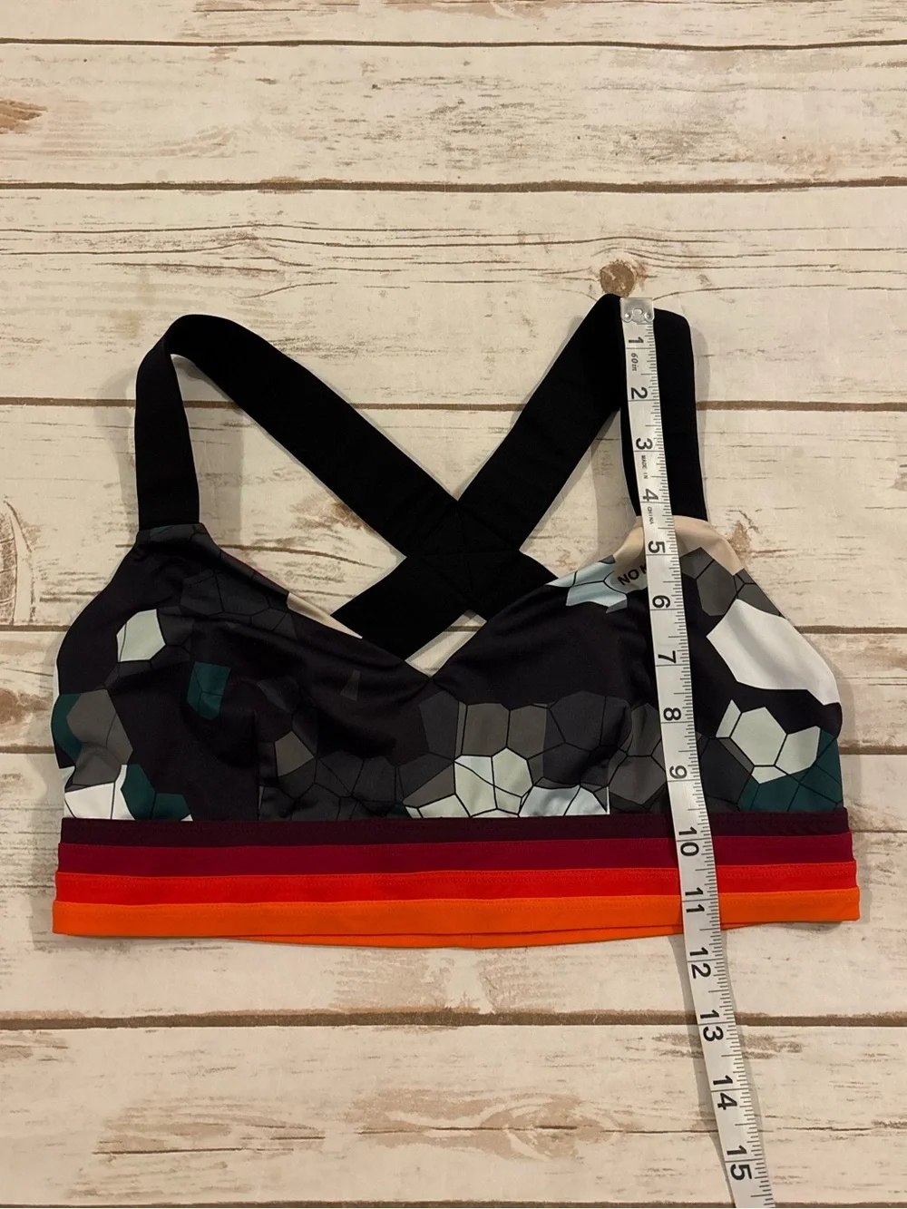 NO AK’OI Geometric Pattern Sports Bra Size Small